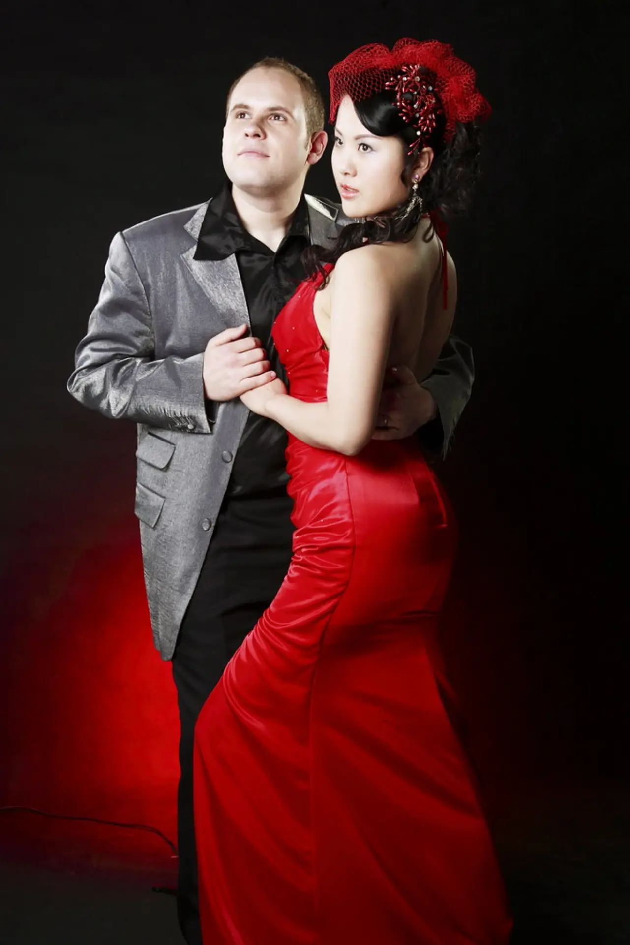 Lässiges Brautpaar-Portrait