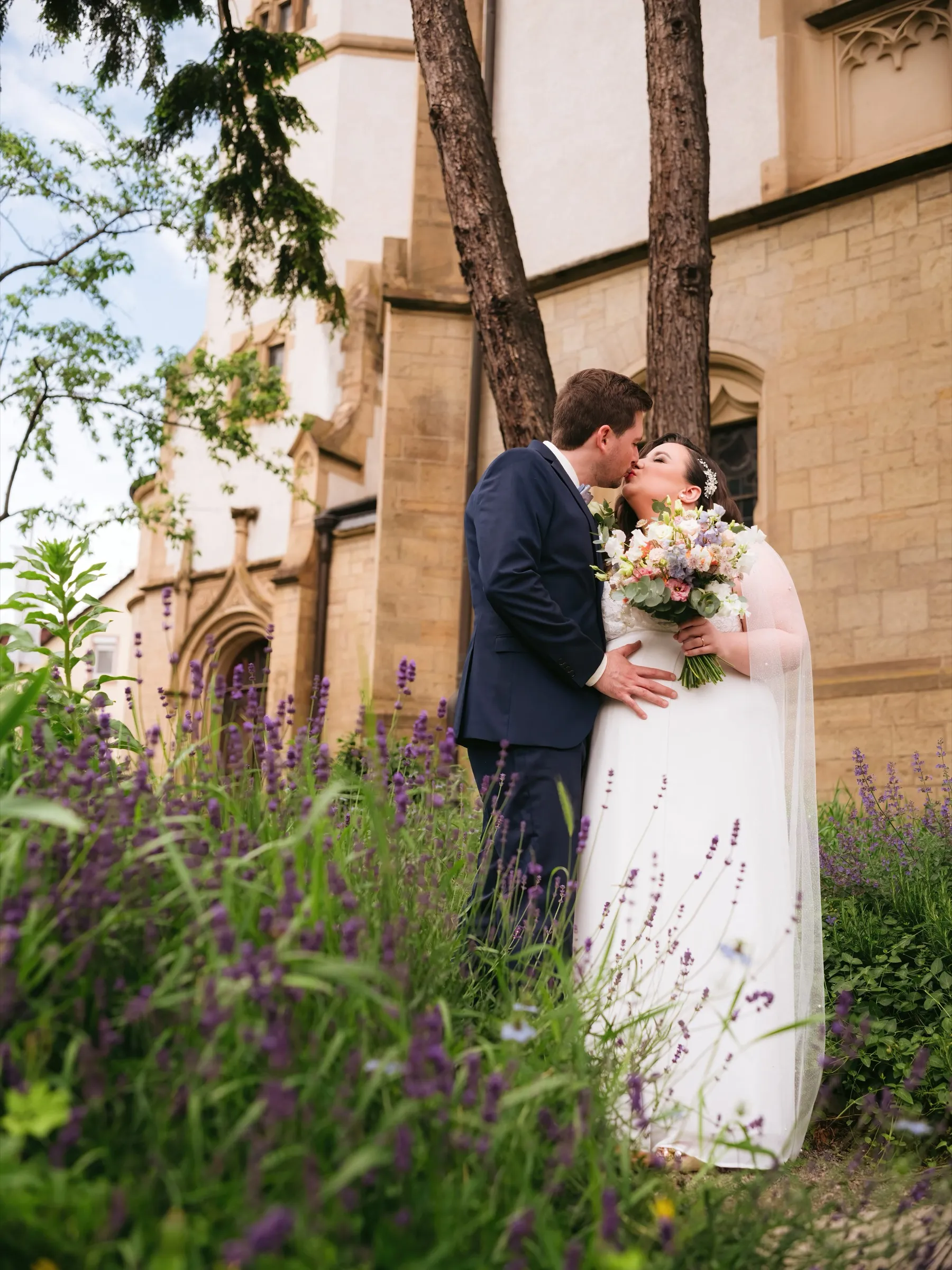 Brautpaar Kuss bei Hochzeit in Handschuhsheim
